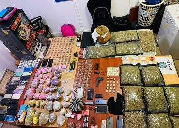 Autoridades desarticulan red de microtráfico durante allanamientos en Santiago