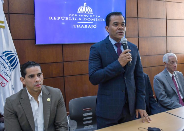 Elías Báez asume como director de Información y Defensa de los Afiliados