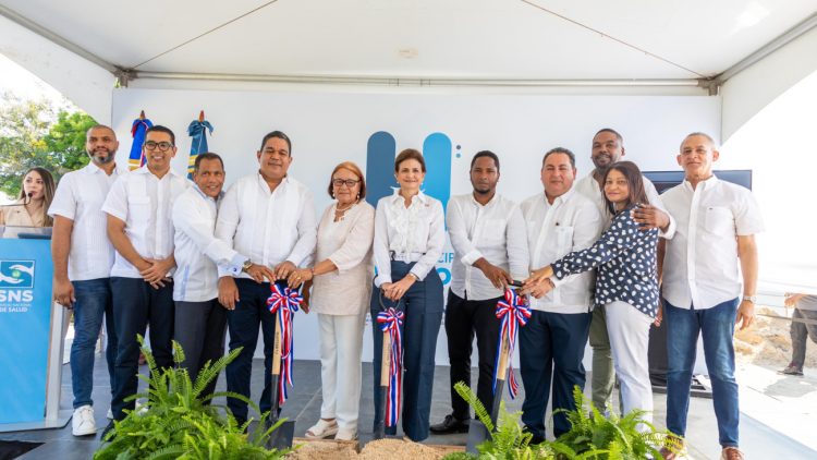 Vicepresidenta Raquel Peña entrega varias obras en el Sur del país