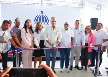 Presidente Abinader inaugura remozado destacamento policial en Palmar de Ocoa