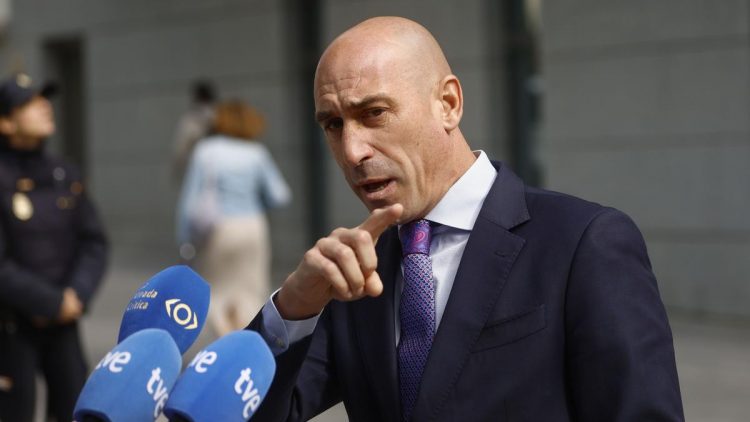 Abogados de Luis Rubiales niegan que tenga 36 cuentas bancarias en República Dominicana