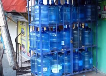 El 1 de diciembre vence plazo para cubrir botellones de agua expuestos al sol