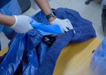 Descubren cocaína líquida oculta en un colchón inflable que sería enviado a España