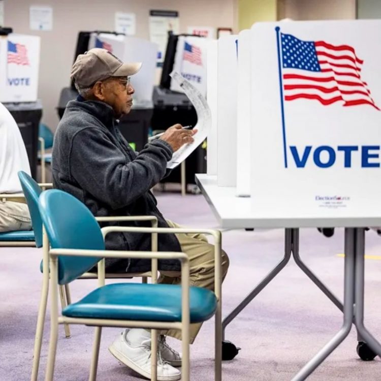 Se abren los centros de votación en EE.UU. para elegir entre Trump y Harris