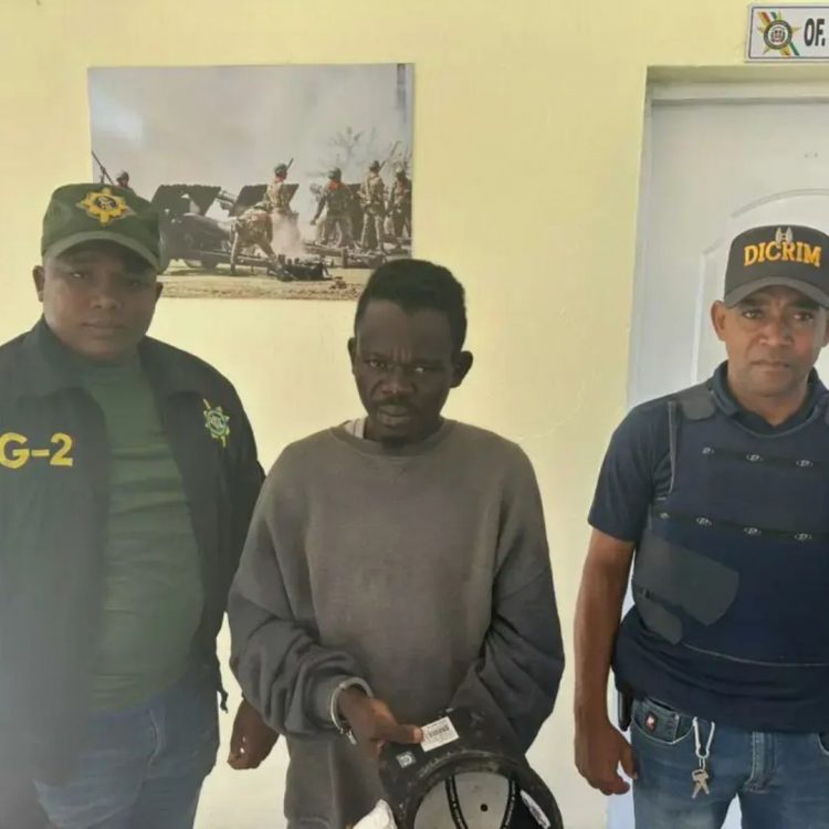 Apresan a haitiano que agredió personal médico del Hospital Darío Contreras