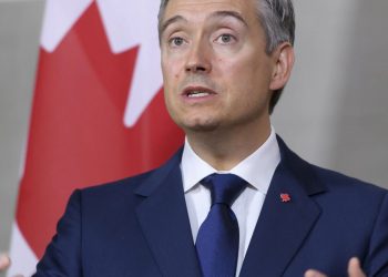 Canadá advierte a Donald Trump que no confunda la frontera de México con la canadiense