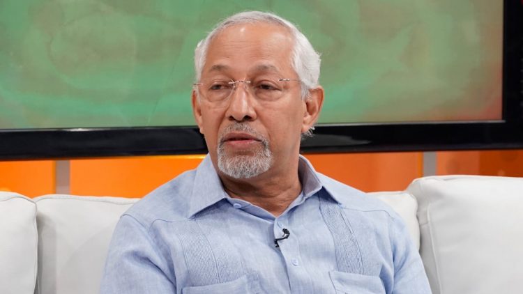 Ángel Hernández revela que había renunciado antes de que designaran al nuevo ministro de Educación