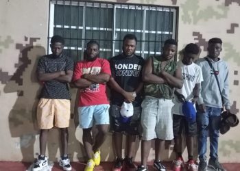 Someten a la justicia a dos hombres por transportar haitianos indocumentados