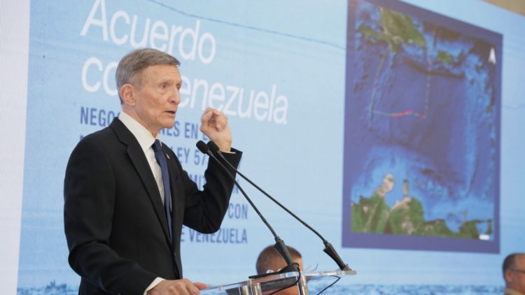 Roberto Álvarez asegura que “ganamos mar” en el acuerdo firmado con Países Bajos