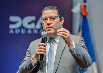 AMCHAMDR reconoce labor Eduardo Sanz Lovaton al frente de Aduanas