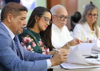 RD firma protocolo de bioseguridad porcina con organismos internacionales