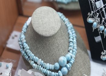 Gobierno realizará varias actividades para conmemorar el Día Nacional del Larimar