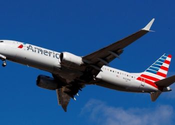 American Airlines retoma vuelos en EEUU tras breve suspensión