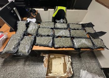 Autoridades confiscan en el AILA otros 15 paquetes de marihuana