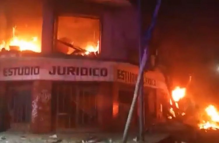 Explosión en Santiago deja al menos seis heridos
