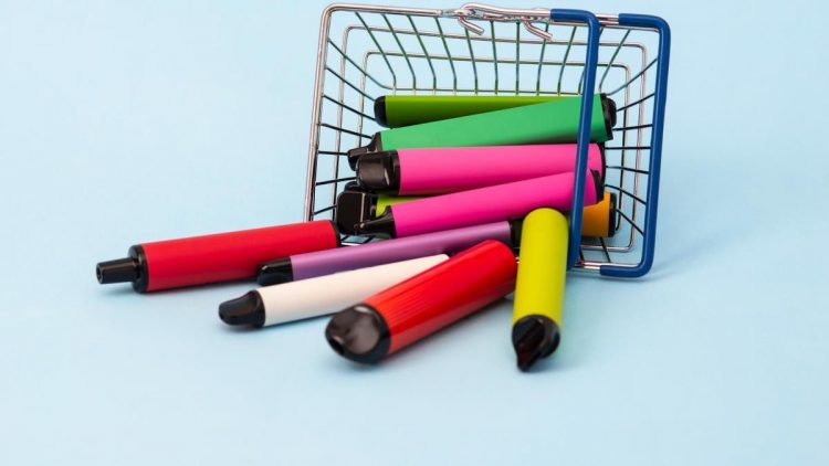 Bélgica prohíbe la venta de cigarrillos electrónicos desechables