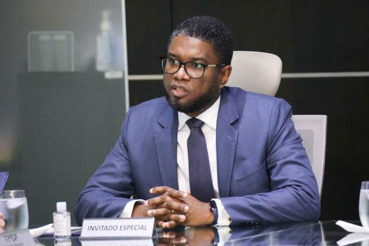 Janel Ramírez califica a los medios como “sicarios de la comunicación” que intentan “destruirlo”