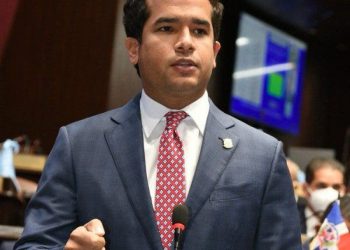 Omar Fernández declara a Leonel como el "líder indiscutible" de la Fuerza del Pueblo