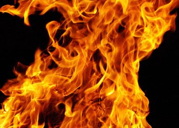 Dos niños mueren calcinados durante un incendio en Santiago