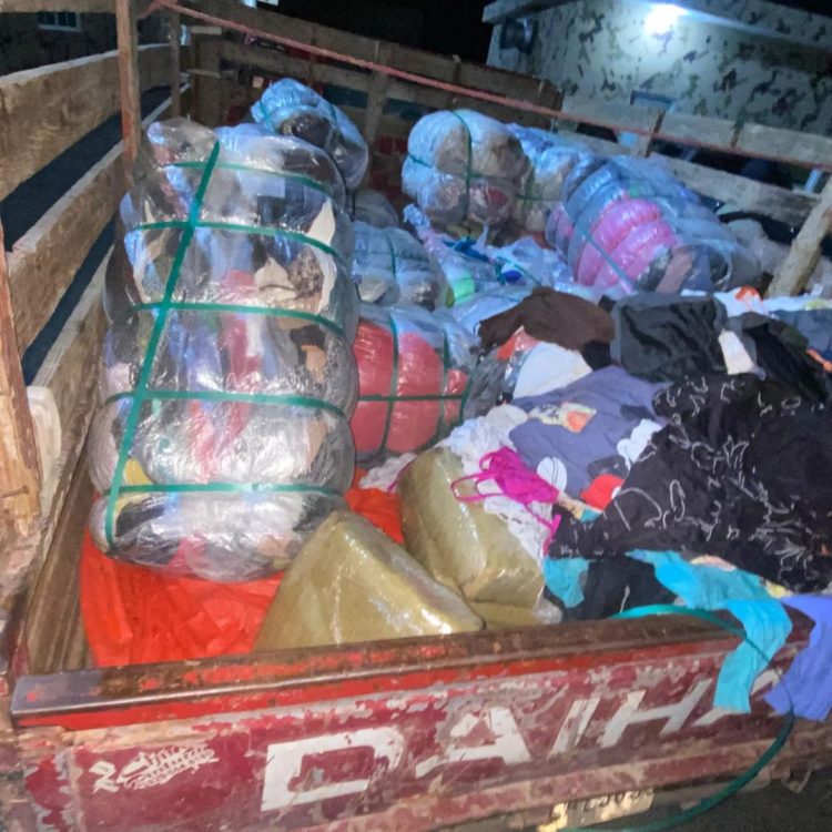 Ocupan más de 291 libras de marihuana dentro de pacas de ropas usadas en Pedernales