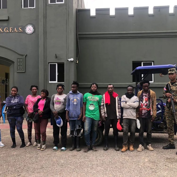 Ejército detiene a más de cien haitianos indocumentados durante el fin de semana