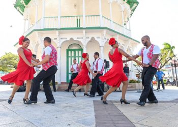 Hoy se celebra el Día Nacional de la Bachata