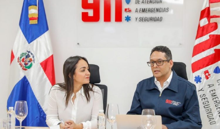 Faride Raful explora el nuevo sistema del 911 con innovaciones tecnológicas