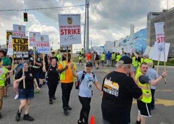 Trabajadores de Amazon inician huelga exigiendo "beneficios básicos"