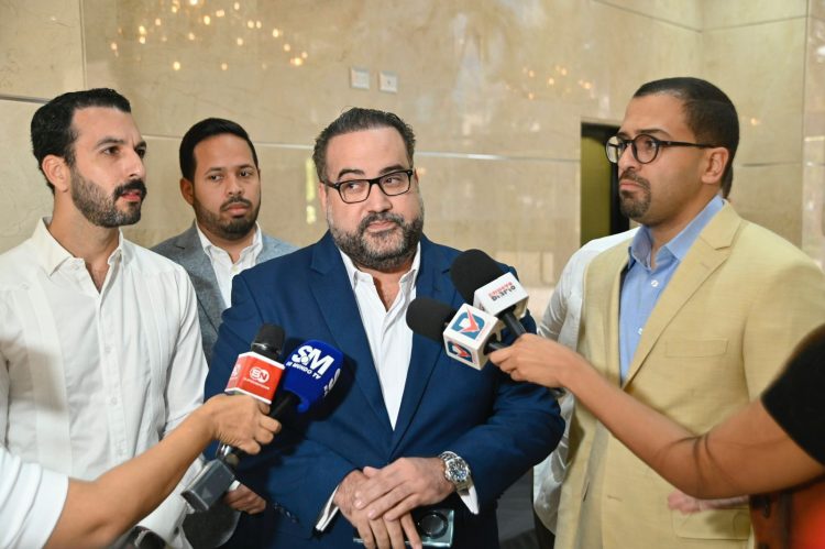 Contratistas y suplidores del Estado se reúnen con diputados por modificación a Ley Núm. 340-06