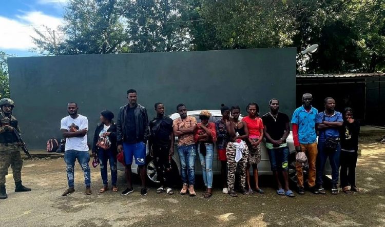 Ejército Dominicano detiene a 18 haitianos indocumentados