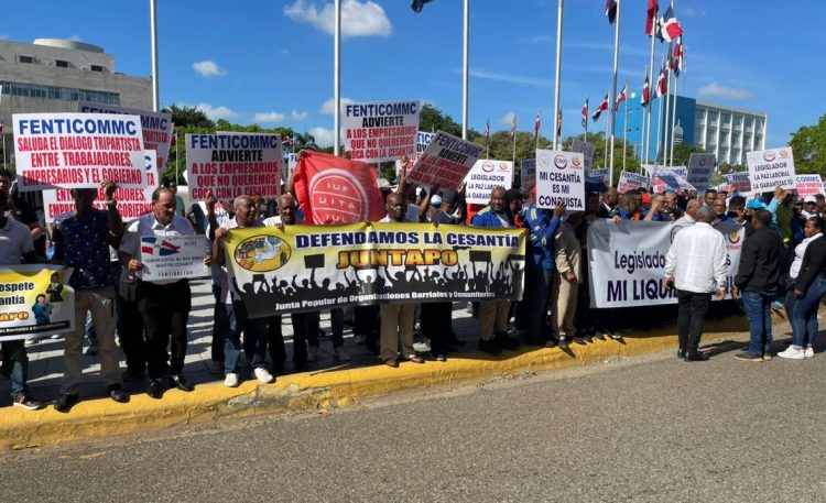 “Si no hay liquidación, aquí va a haber candela”, advierten trabajadores frente al Congreso