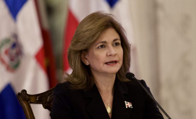 Vicepresidenta Raquel Peña niega crisis financiera en SeNaSa