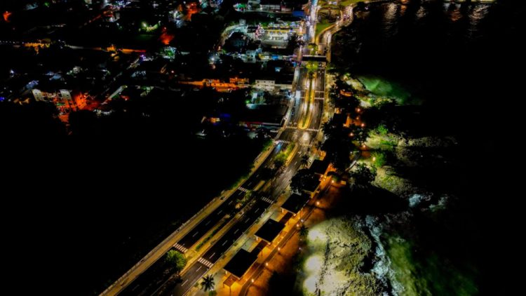 Residentes de San Pedro de Macorís disfrutan del nuevo malecón renovado