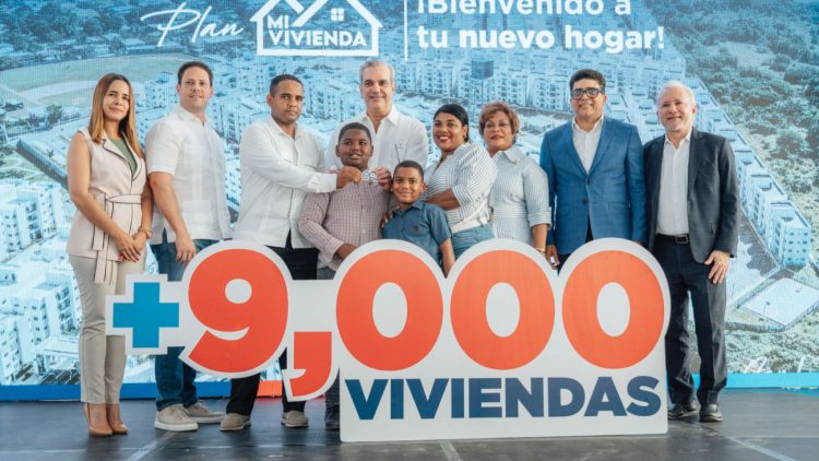 Abinader entrega 266 apartamentos y supera las 9,000 viviendas del Plan Mi Vivienda