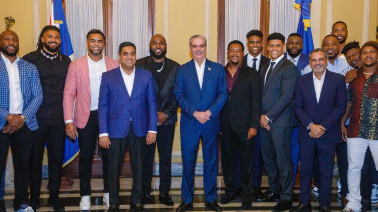 Abinader celebra Navidad con noche de Grandes Ligas en el Palacio Nacional