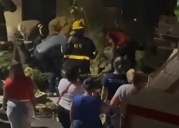 Niños aplastados por desplome de pared en calle Juan Erazo
