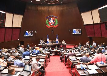 Congreso analiza proyecto de bono vacacional para maestros: ¿En qué consiste?