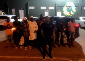 Apresan a un dominicano que transportaba a ocho haitianos indocumentados