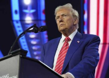 Trump asegura que Maduro estaba “listo para irse”, pero que Biden “lo fortaleció”