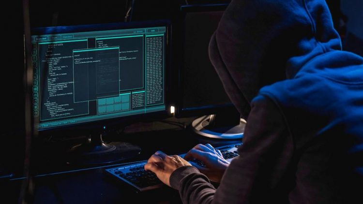 Desmantelan red que robaba datos con bonos del gobierno