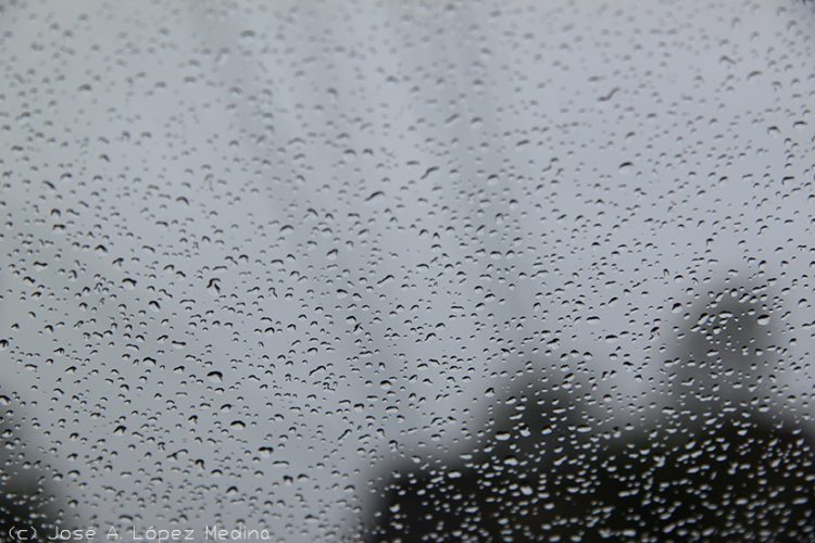 Condiciones meteorológicas adversas: Remanentes nubosos, vientos del noreste y recomendaciones marítimas en vigencia