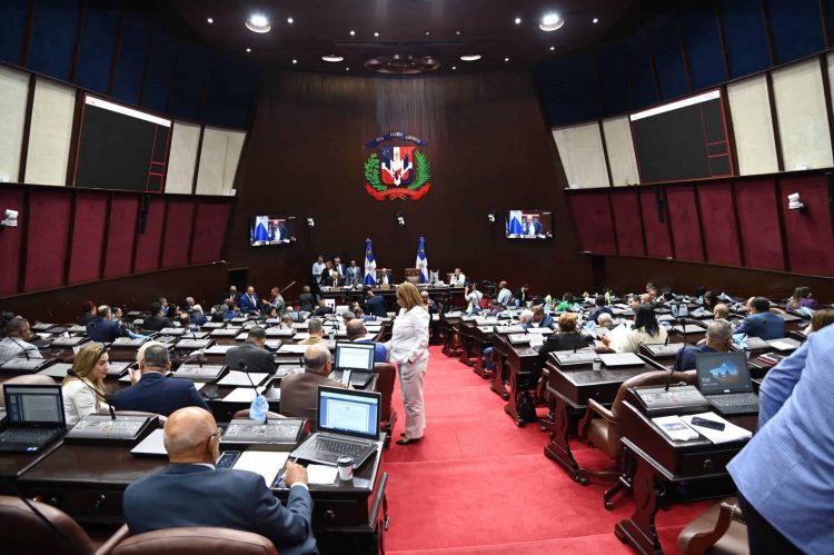 Diputados aprueban acuerdo de servicios aéreos entre Bahamas y RD