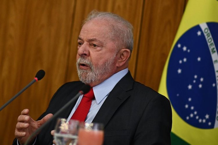 Lula abandona cuidados intensivos tras cirugía intracraneal