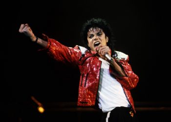 Hallan 12 canciones inéditas de Michael Jackson en almacén