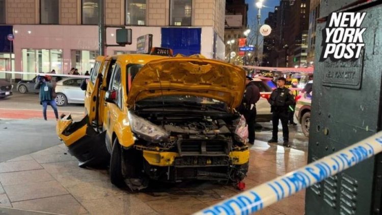 Un taxi atropella al menos a seis peatones en Nueva York el día de Navidad