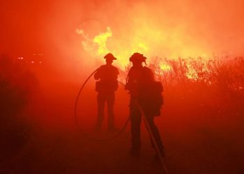 Aumenta a diez el número de muertos por los incendios en Los Ángeles