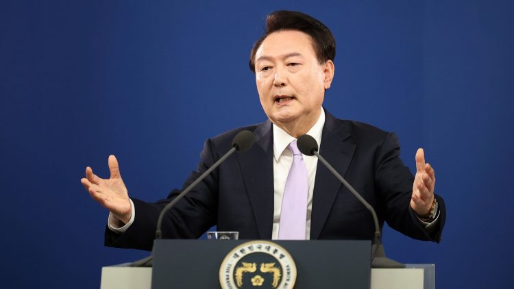 Autoridades de Corea del Sur logran arrestar al destituido presidente Yoon Suk Yeol