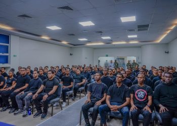 Migración entrena nuevos agentes especializados para reforzar interdicción