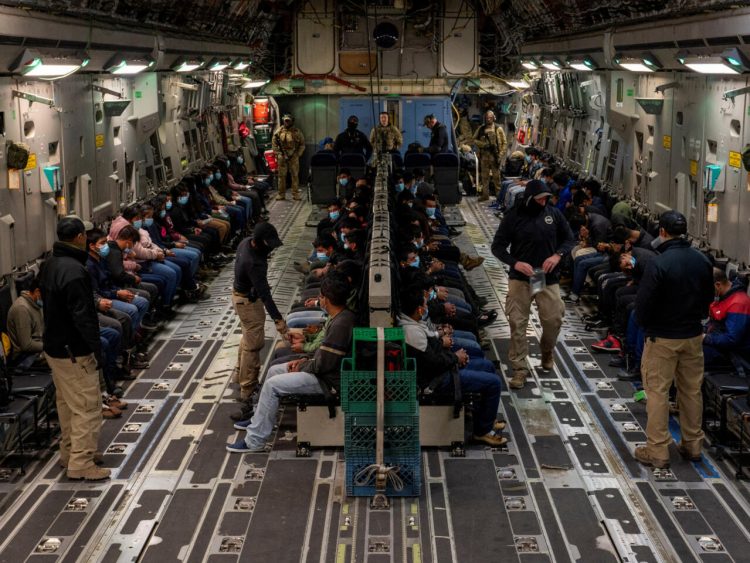 Brasil instalará un centro para atender a los deportados de EE.UU.