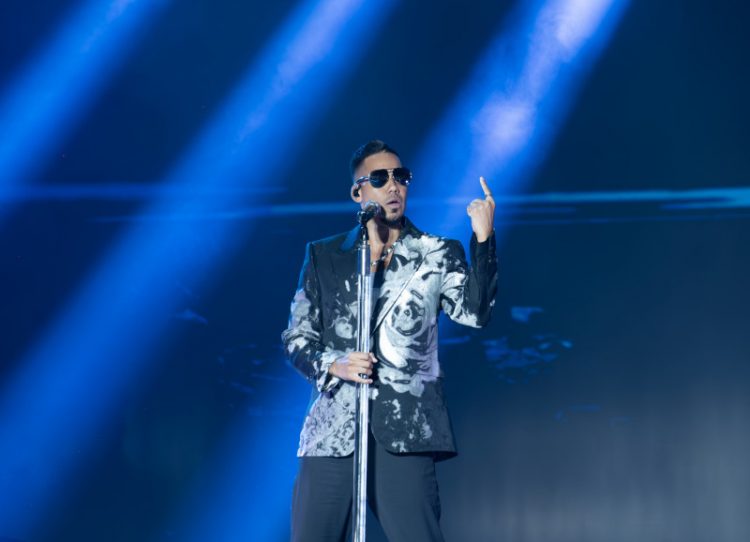 Saymon Díaz pide levantar suspensión para "La Suegra" de Romeo Santos